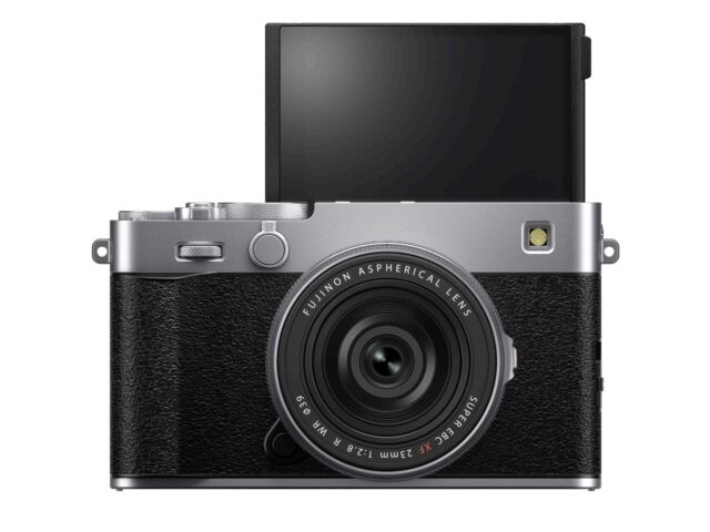 Fujifilm X-E5 silver